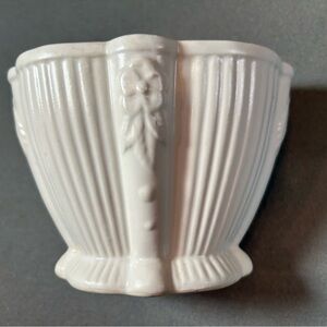 Roseville Vintage Pottery Vase Vessel 6” x‎ 4” USA